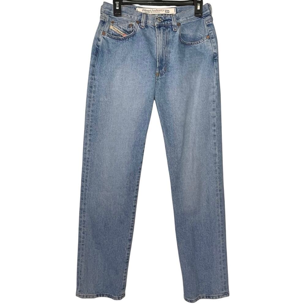 DIESEL Made in Italy Men’s Luster Slim Cut Light Wash Jean size 30
